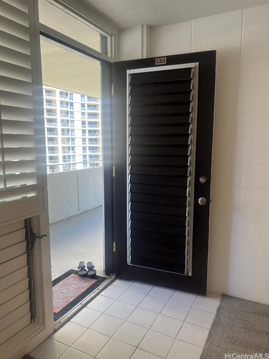 Kalia condo # P7A, Honolulu, Hawaii - photo 4 of 25