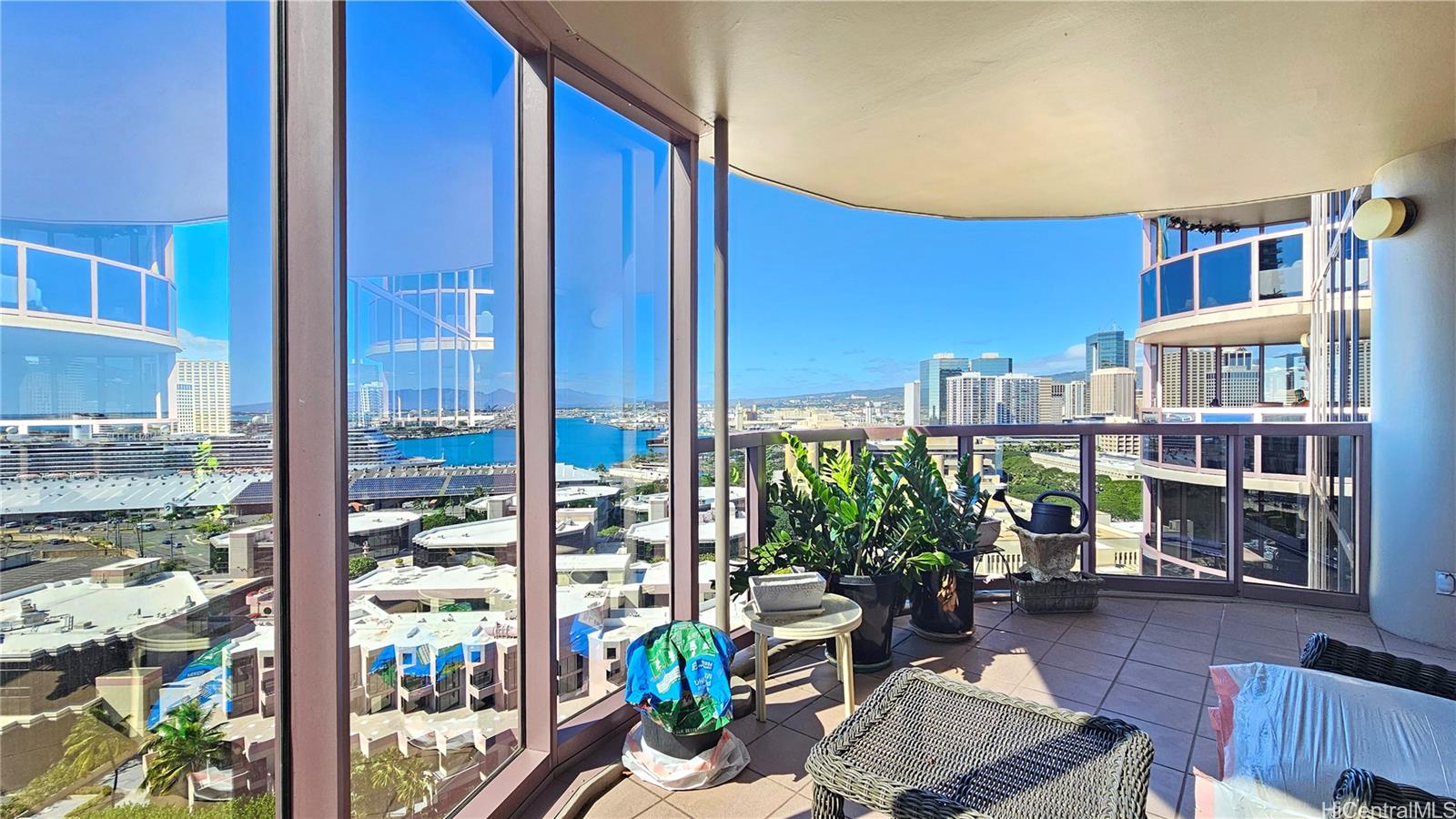 One Waterfront Tower condo # 2002, Honolulu, Hawaii - photo 2 of 20