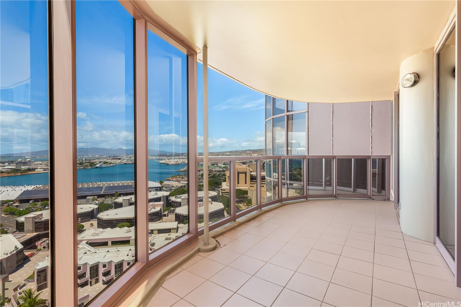 One Waterfront Tower condo # 2401, Honolulu, Hawaii - photo 6 of 25