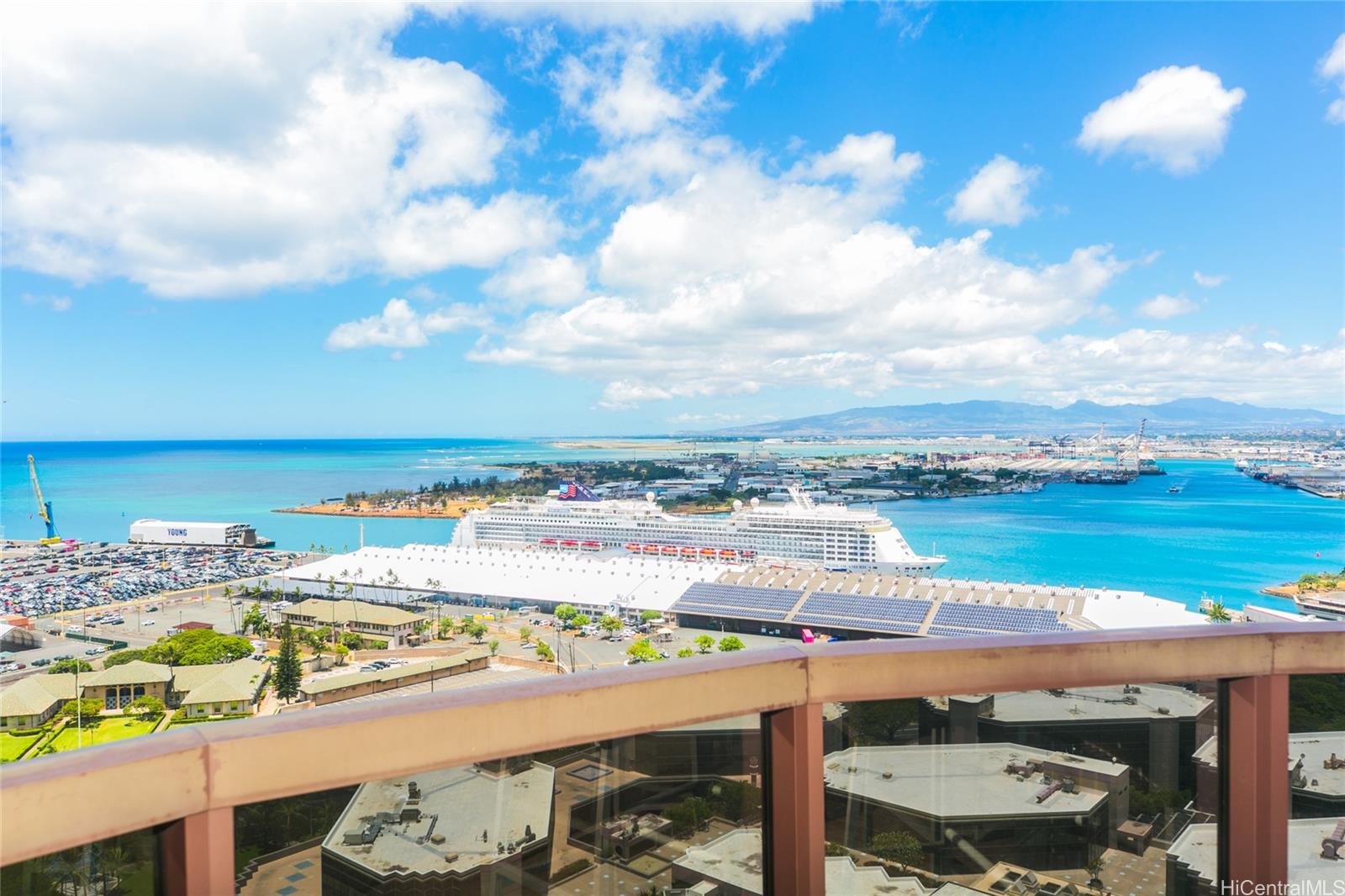 One Waterfront Tower condo # 2804, Honolulu, Hawaii - photo 16 of 20