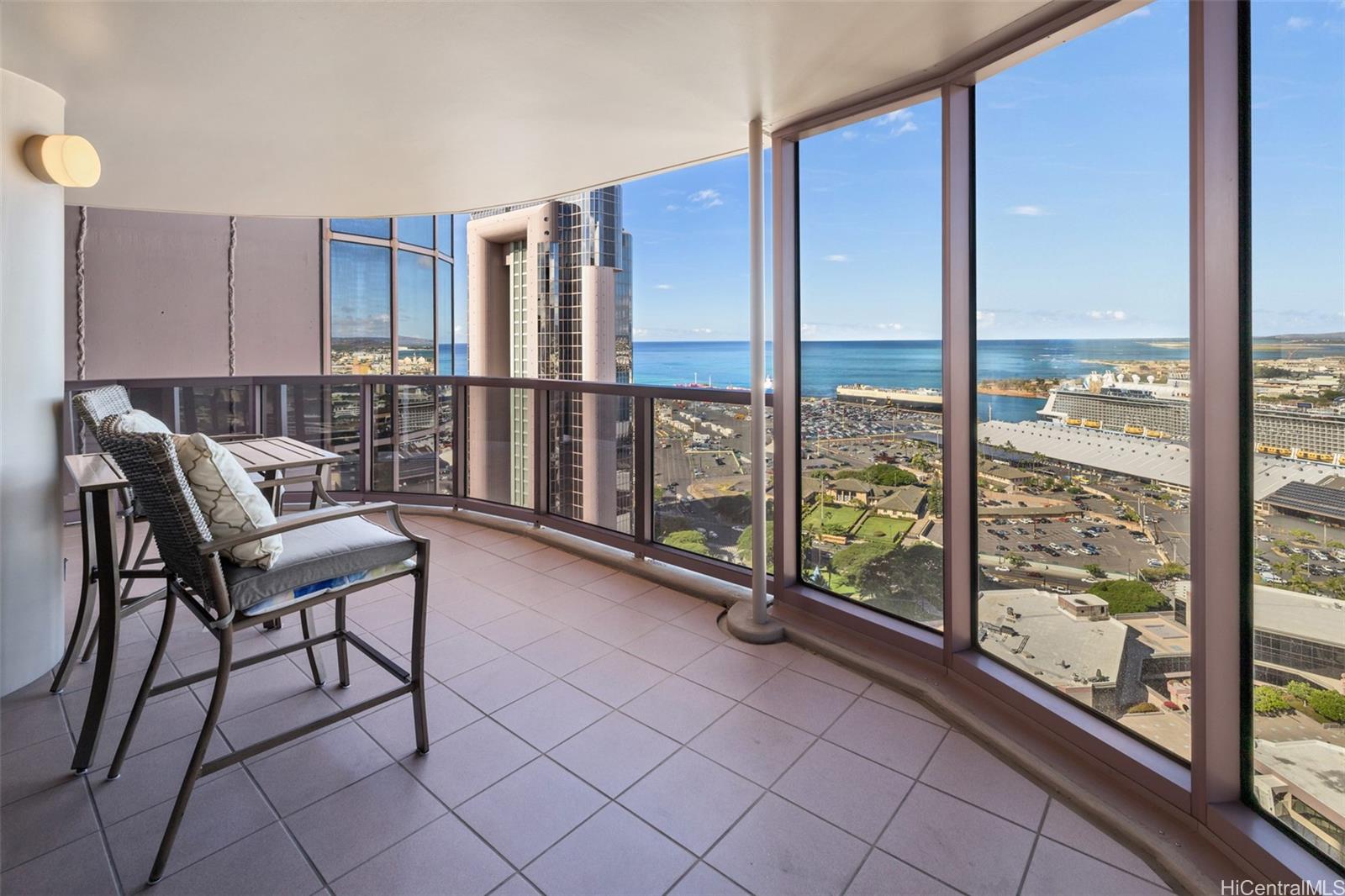 One Waterfront Tower condo # 3404, Honolulu, Hawaii - photo 15 of 22