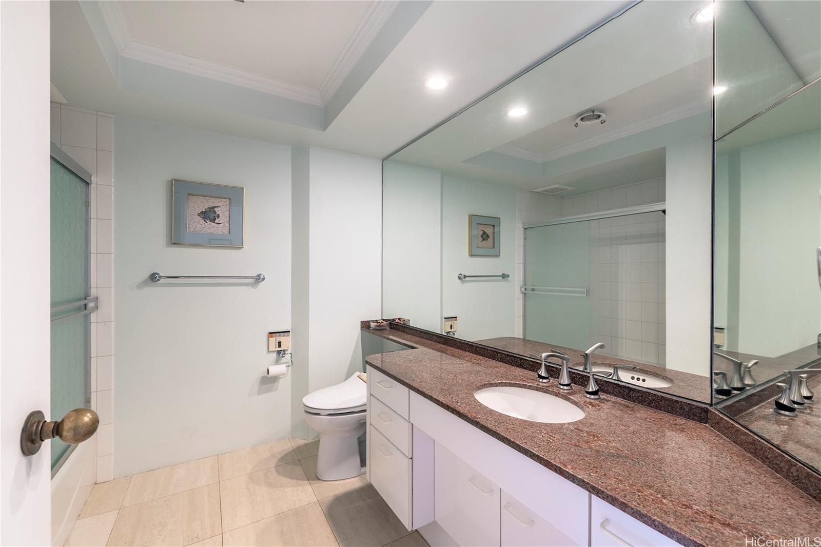 One Waterfront Tower condo # 3504, Honolulu, Hawaii - photo 11 of 25