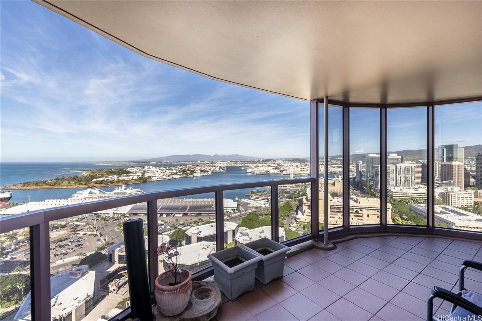 One Waterfront Tower condo # 3504, Honolulu, Hawaii - photo 16 of 25