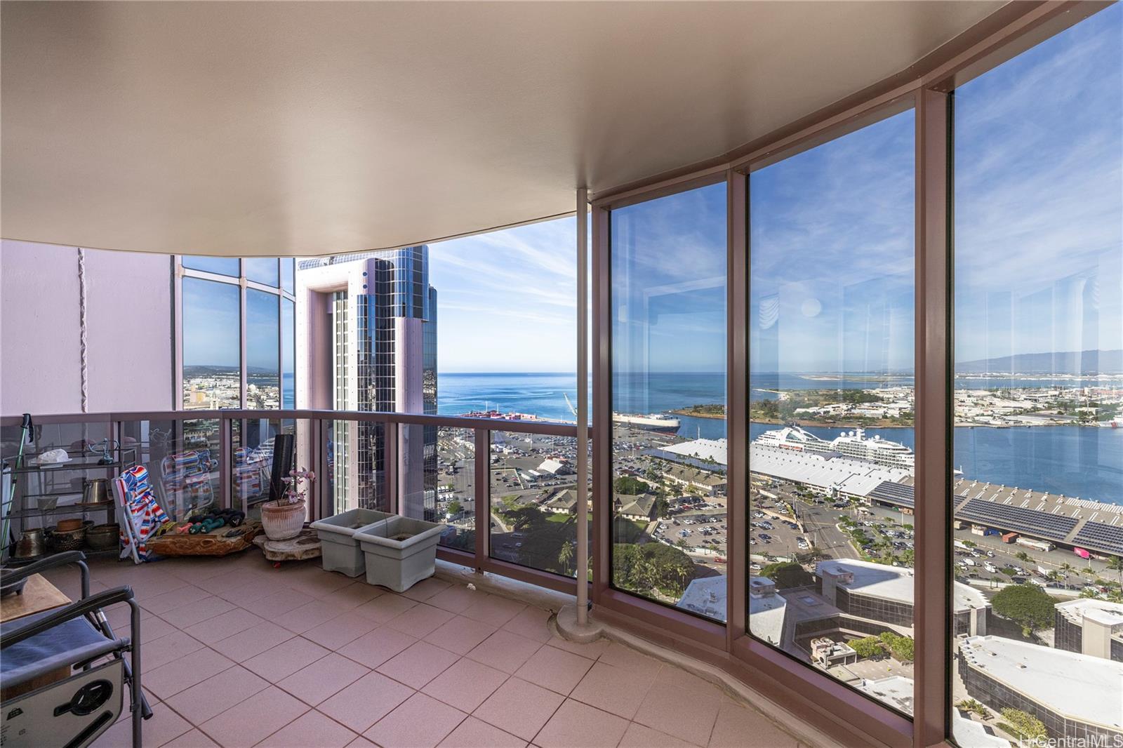 One Waterfront Tower condo # 3504, Honolulu, Hawaii - photo 17 of 25