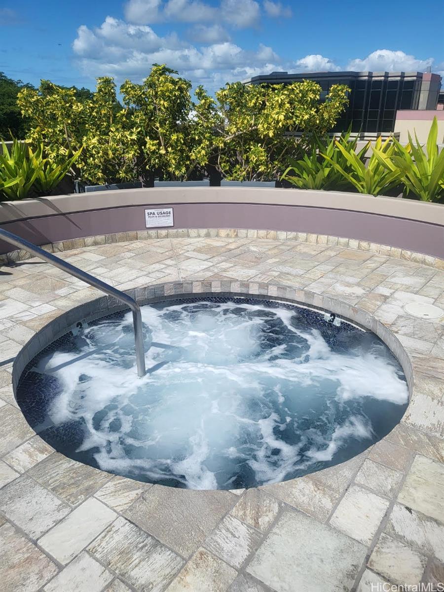 One Waterfront Tower condo # 3504, Honolulu, Hawaii - photo 23 of 25