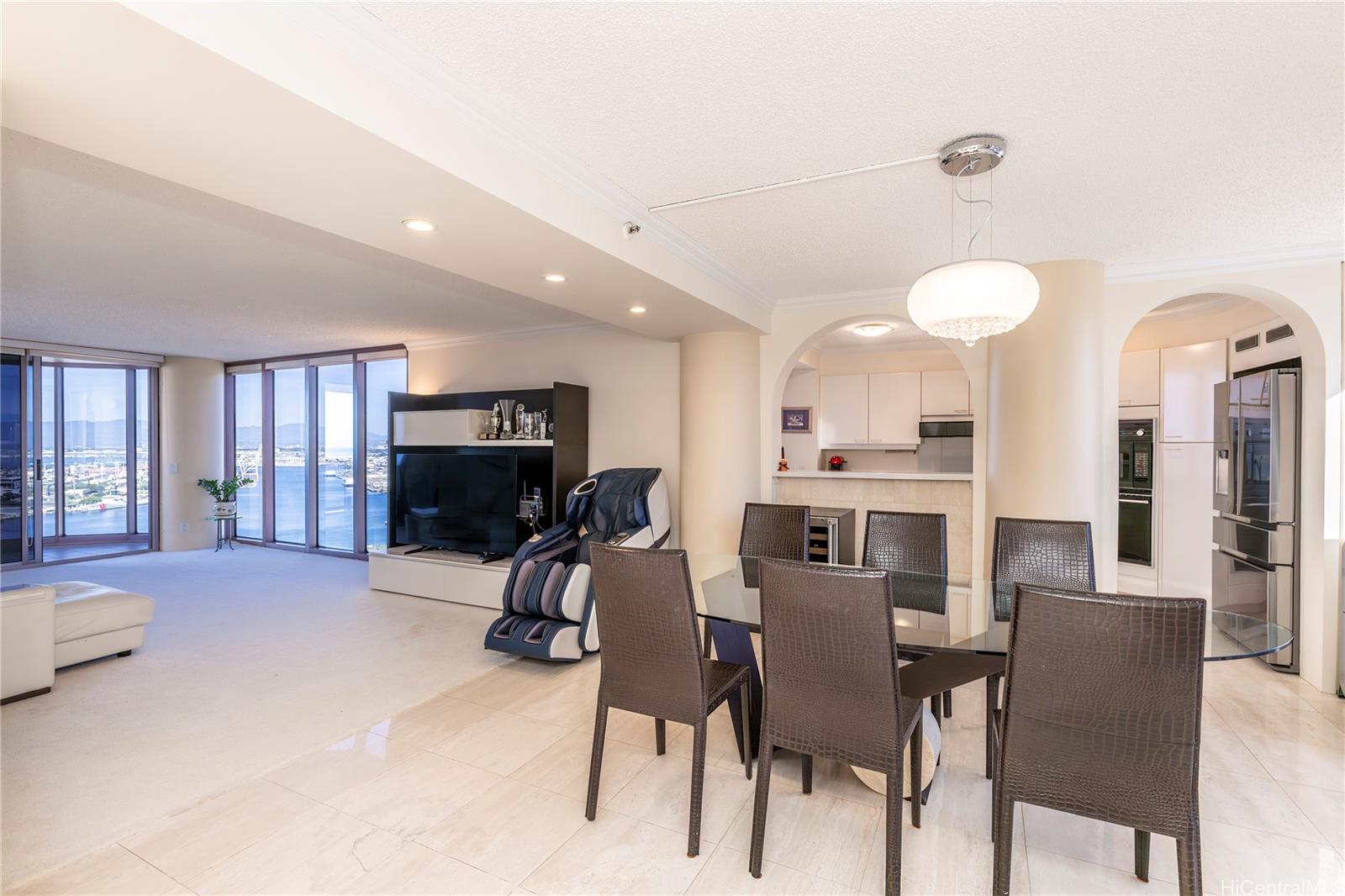 One Waterfront Tower condo # 3504, Honolulu, Hawaii - photo 4 of 25