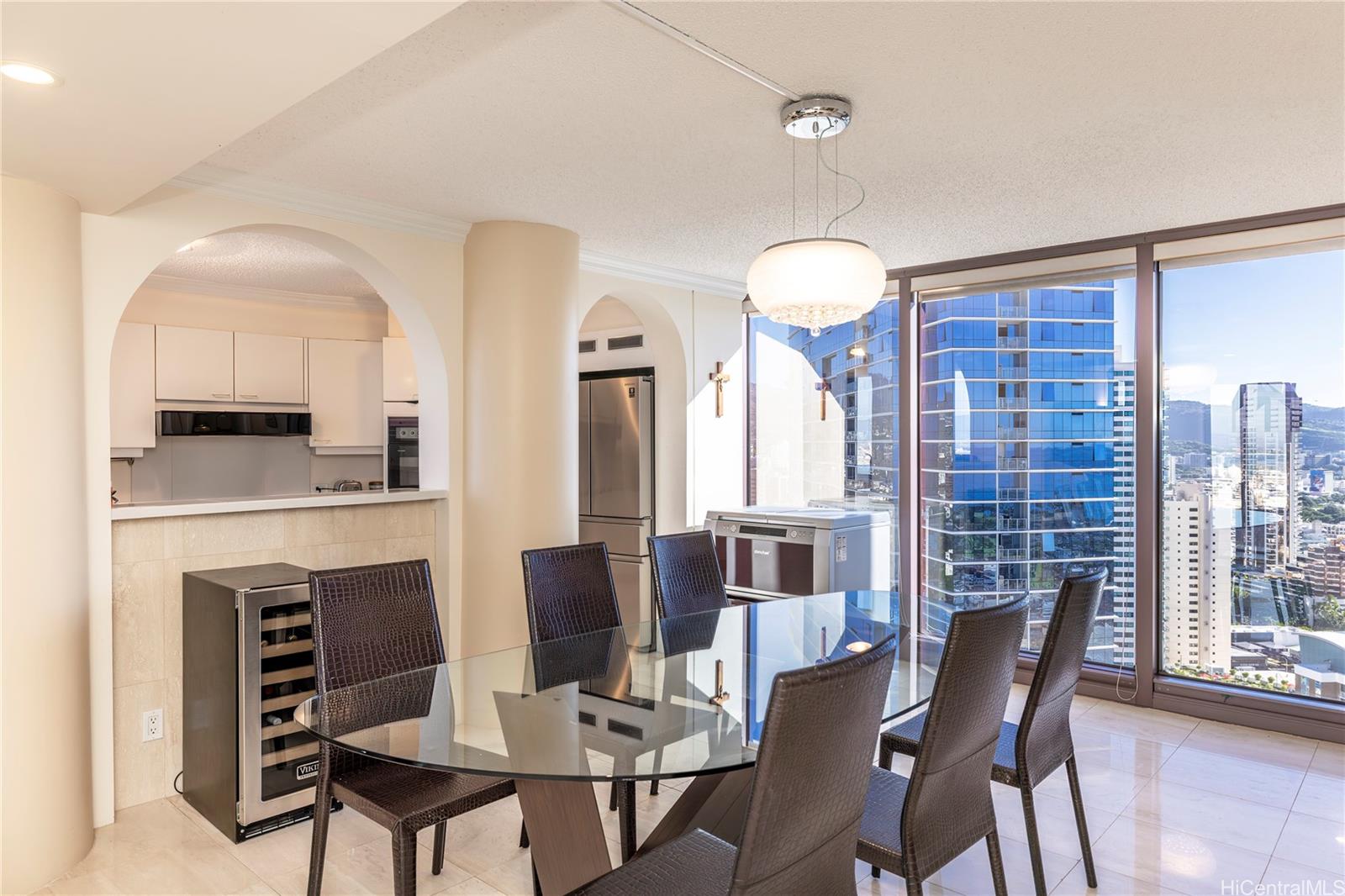 One Waterfront Tower condo # 3504, Honolulu, Hawaii - photo 5 of 25