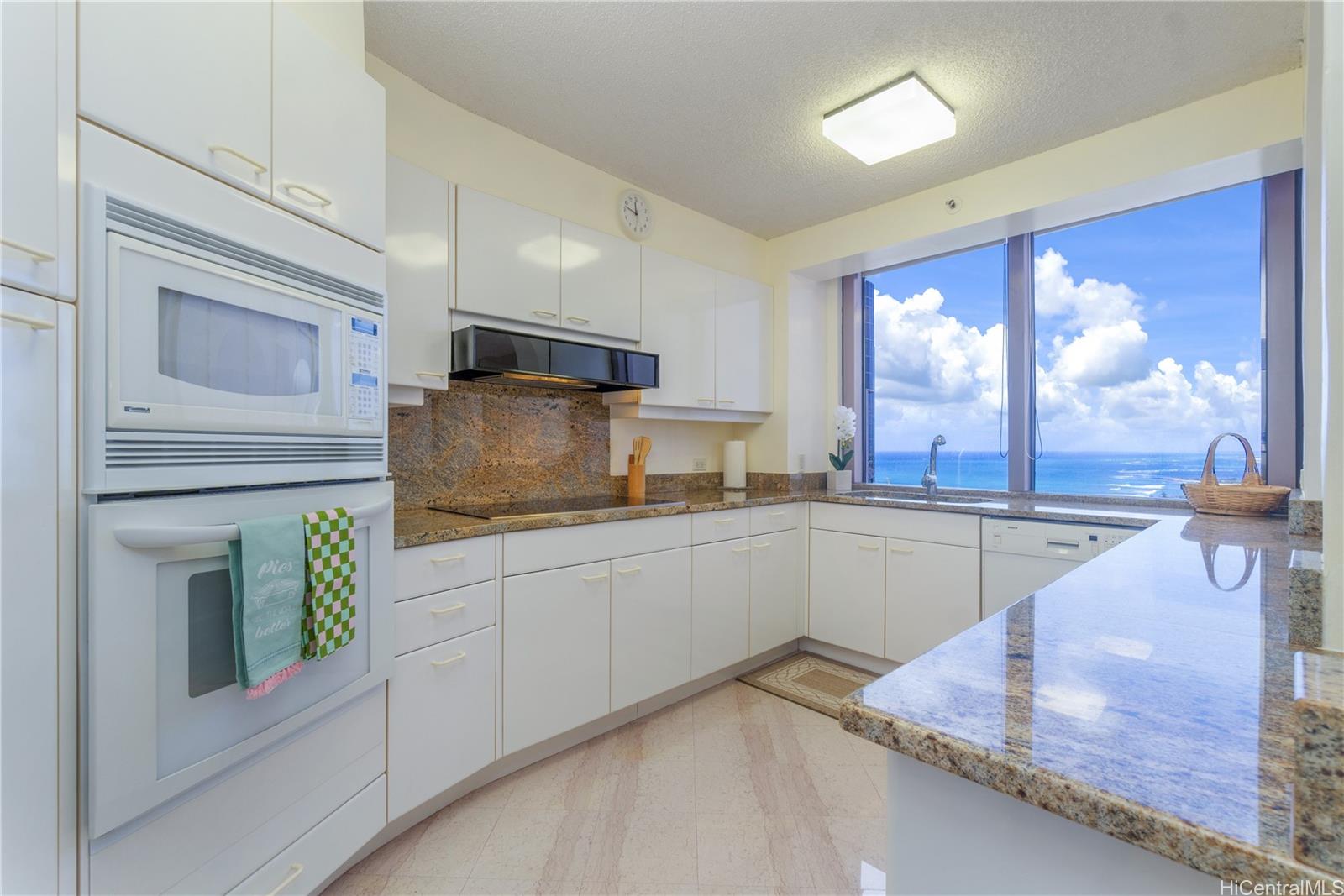 One Waterfront Tower condo # 3601, Honolulu, Hawaii - photo 4 of 24