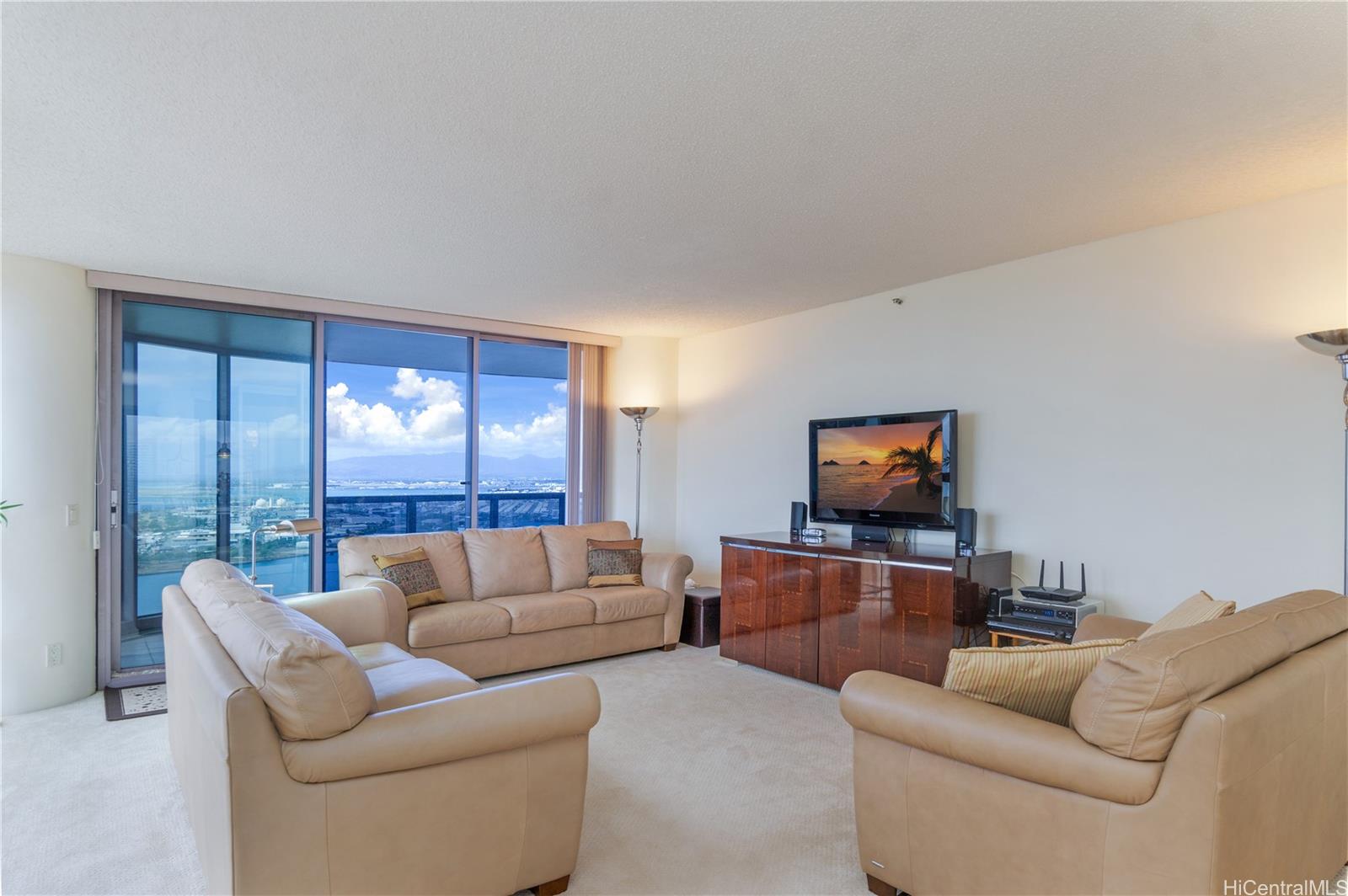 One Waterfront Tower condo # 3601, Honolulu, Hawaii - photo 6 of 24