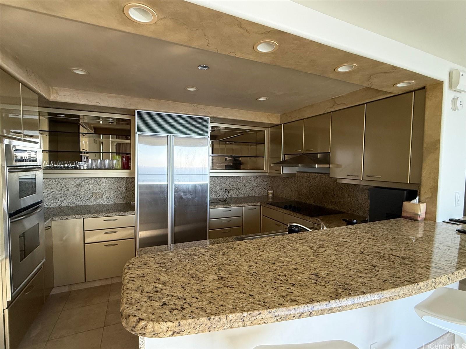 425 South Street Honolulu - Rental - photo 2 of 24