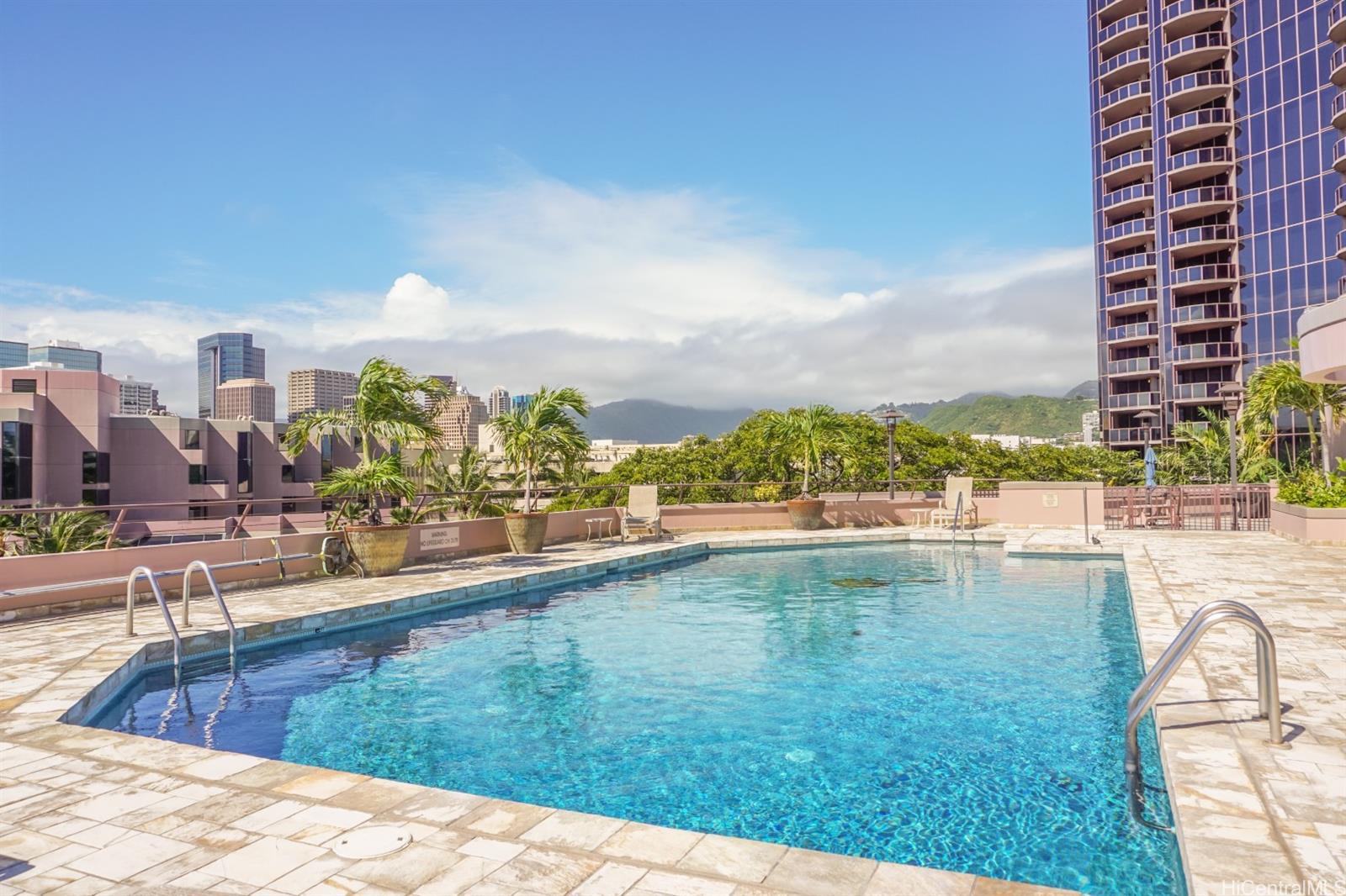 425 South Street Honolulu - Rental - photo 15 of 24