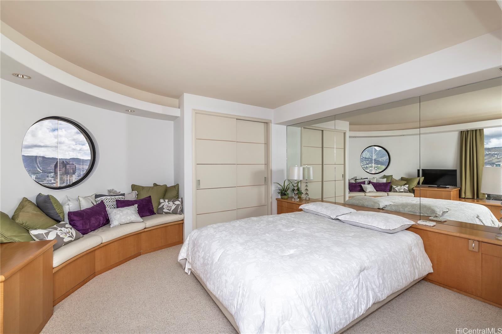 One Waterfront Tower condo # 4502, Honolulu, Hawaii - photo 7 of 13