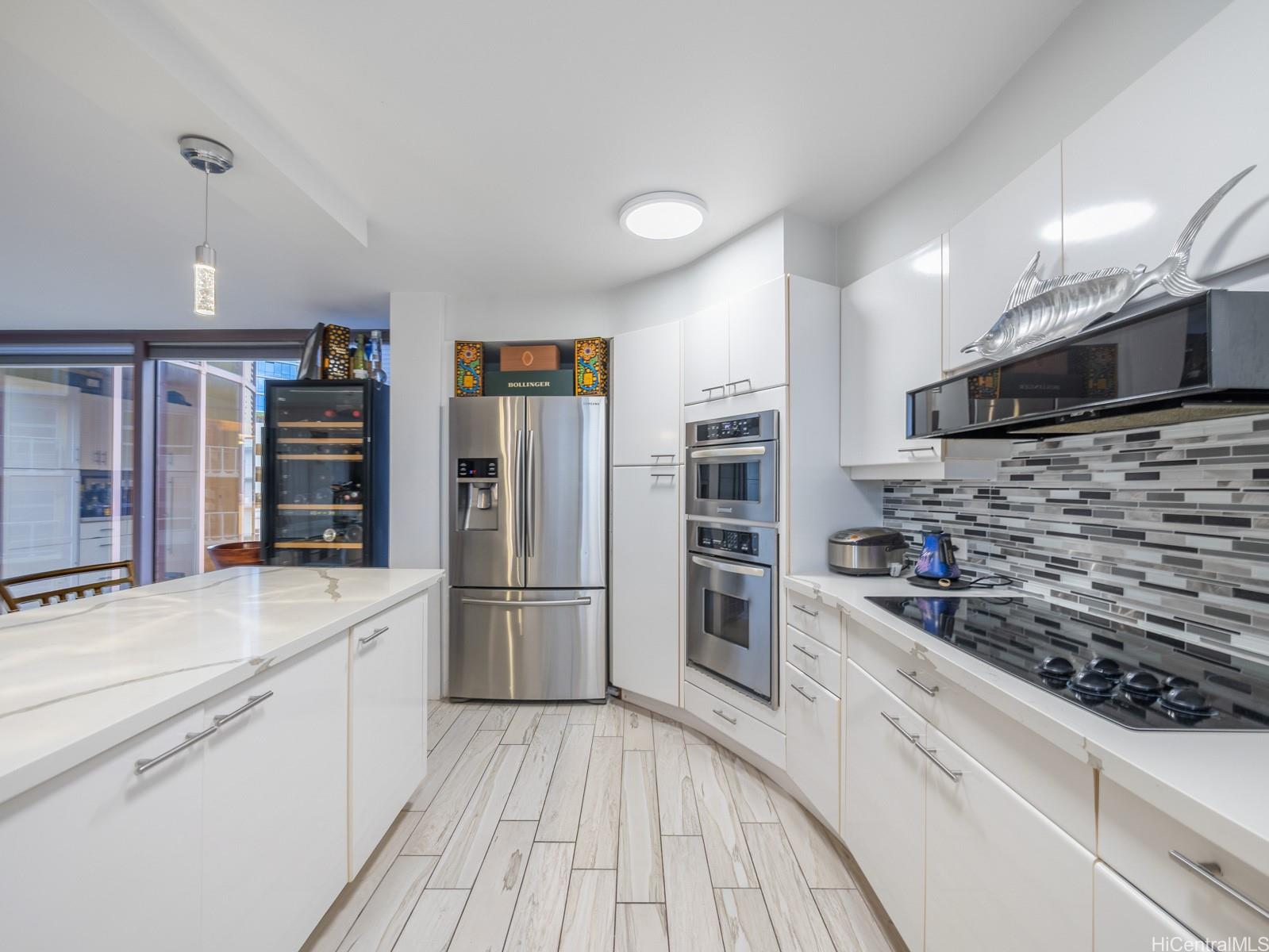 One Waterfront Tower condo # 501, Honolulu, Hawaii - photo 4 of 25