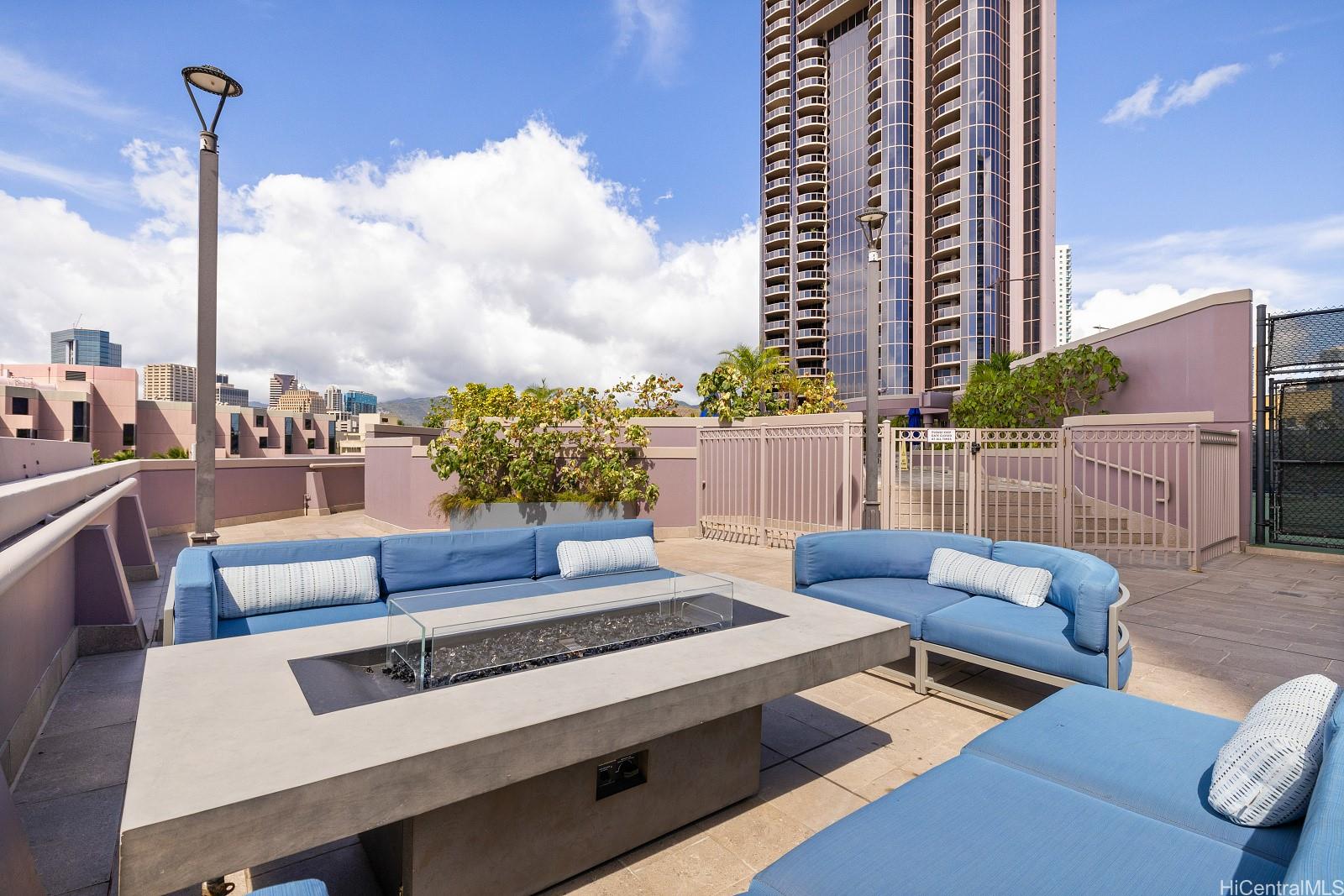 One Waterfront Tower condo # 503, Honolulu, Hawaii - photo 19 of 25