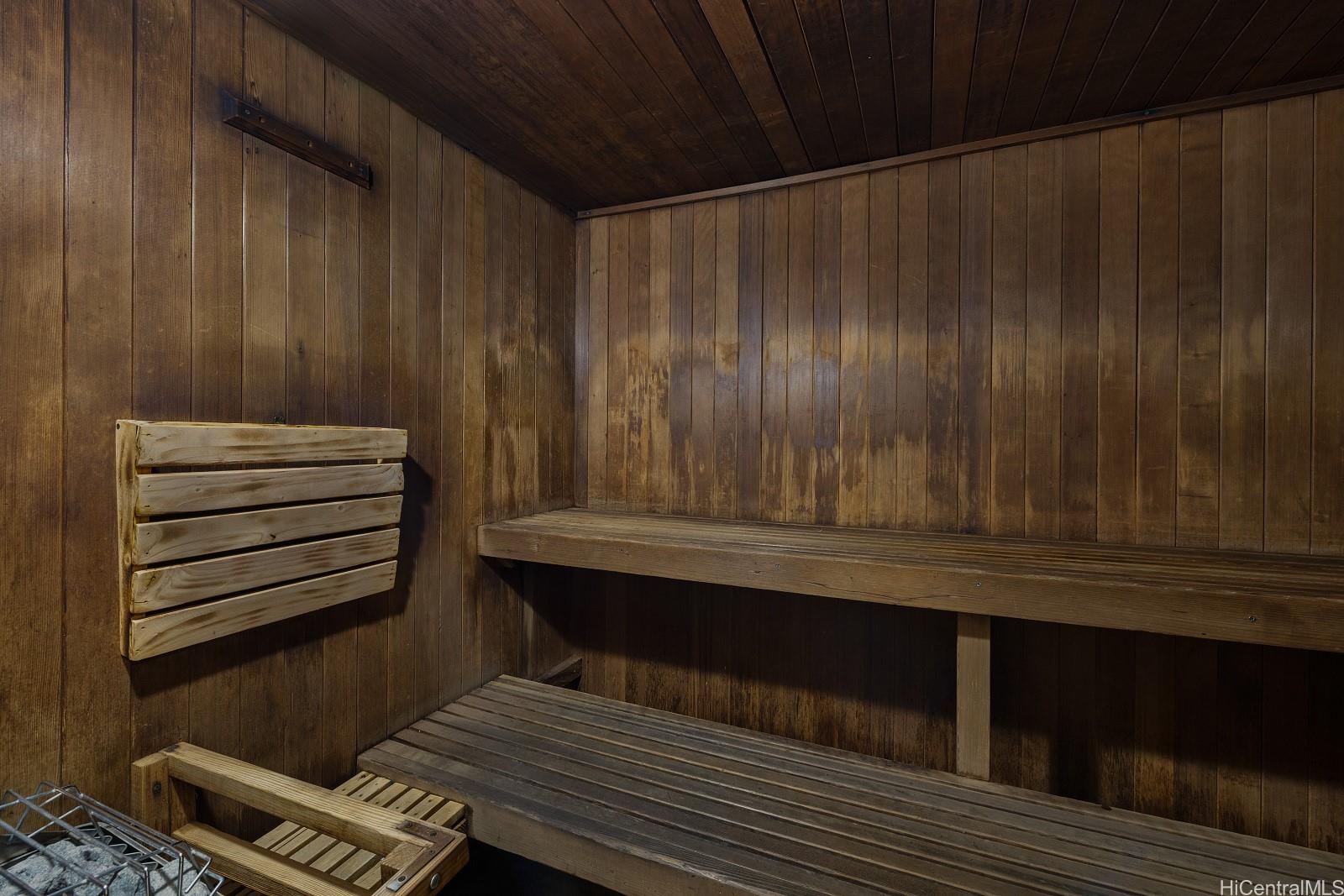 One Waterfront Tower condo # 503, Honolulu, Hawaii - photo 23 of 25