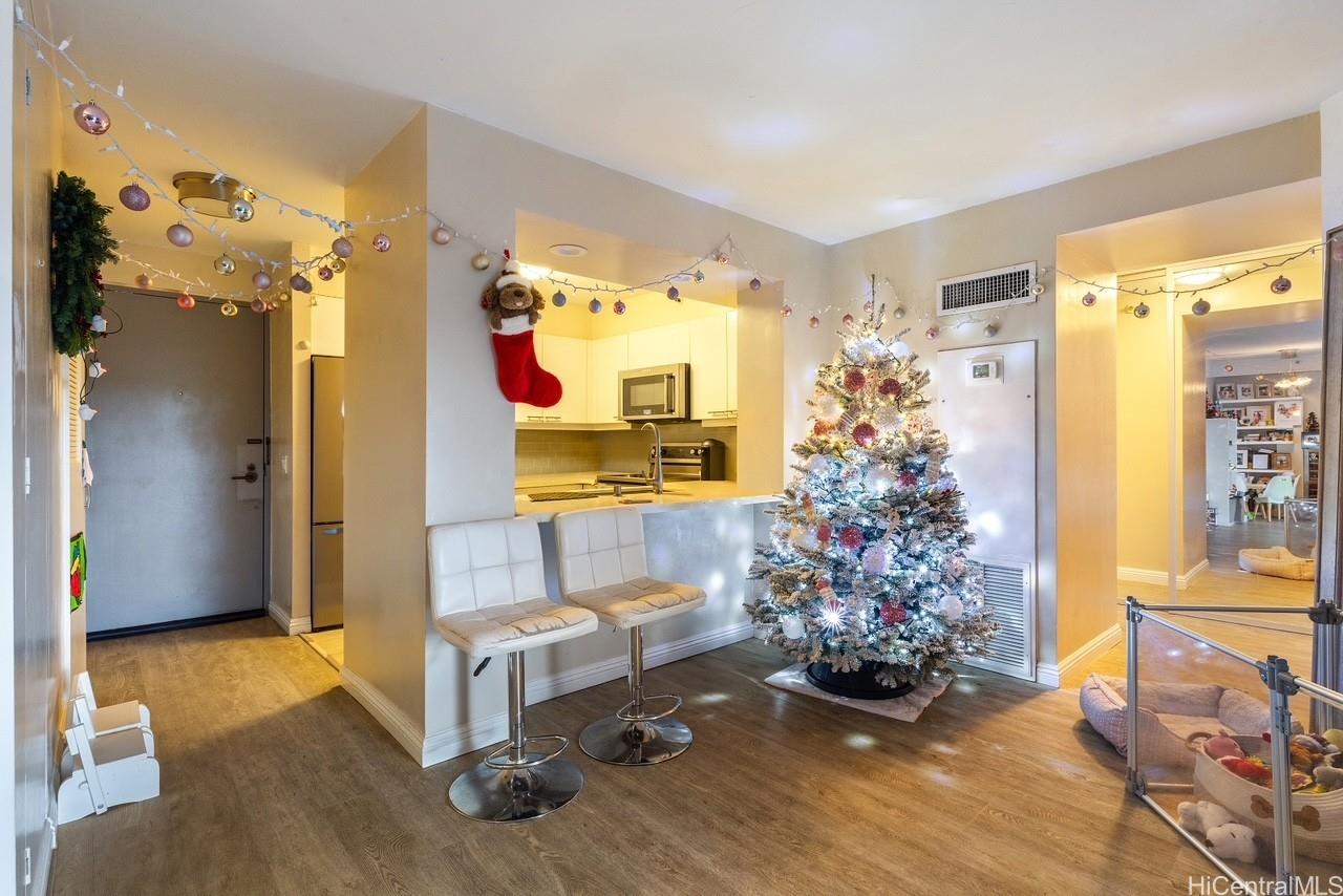 One Waterfront Tower condo # 503, Honolulu, Hawaii - photo 4 of 25