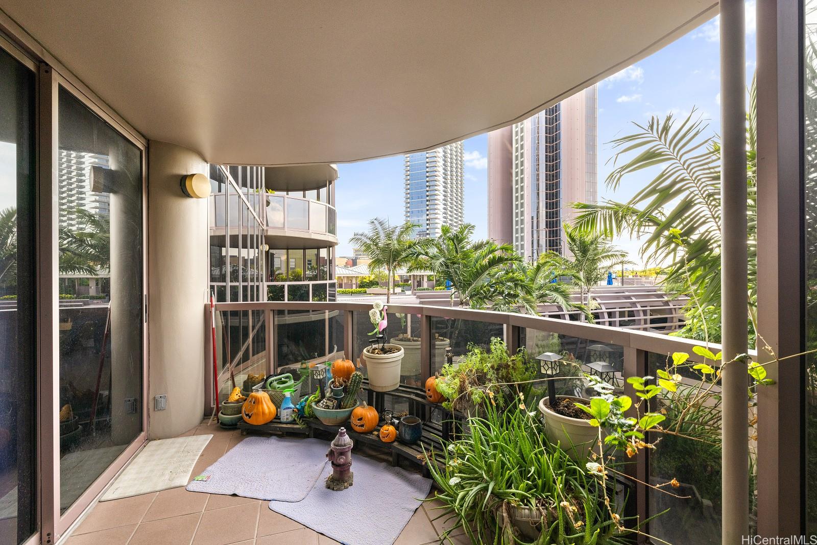 One Waterfront Tower condo # 503, Honolulu, Hawaii - photo 10 of 25