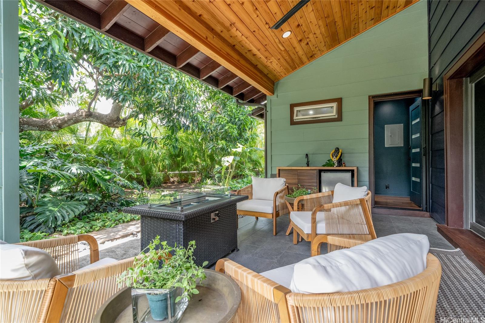 427  Akoakoa Pl Enchanted Lake, Kailua home - photo 7 of 25