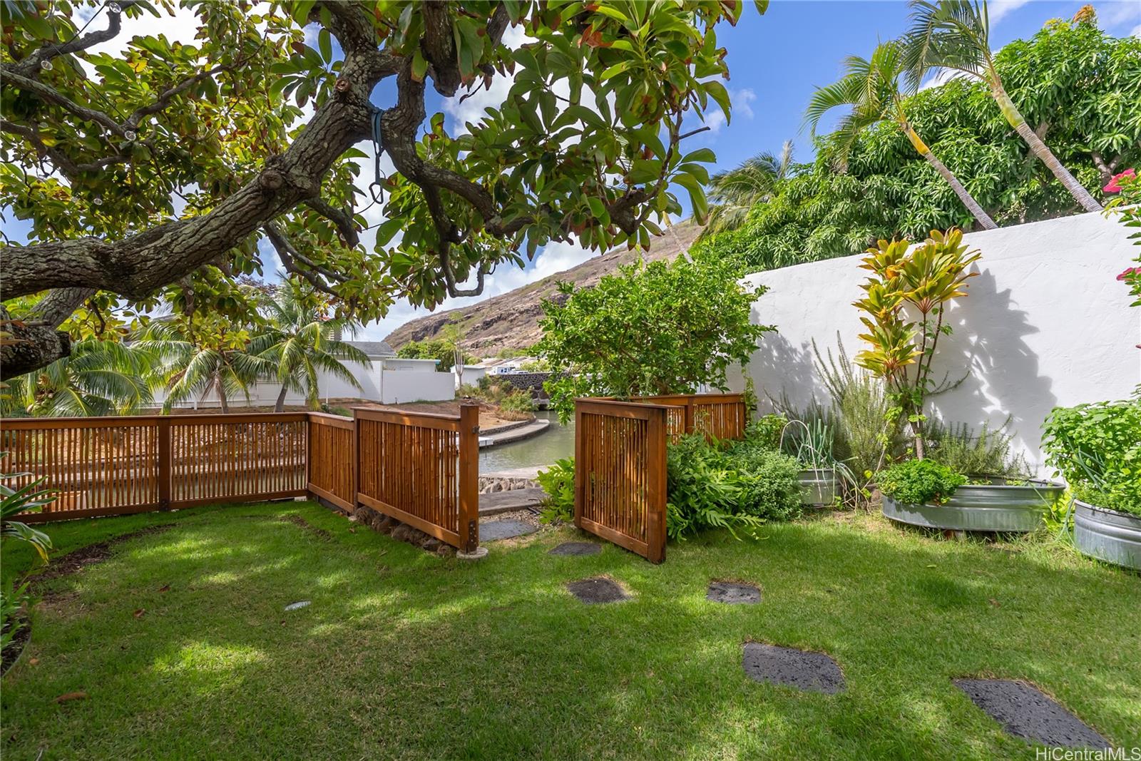 427 Kawaihae Street townhouse # 104, Honolulu, Hawaii - photo 14 of 25