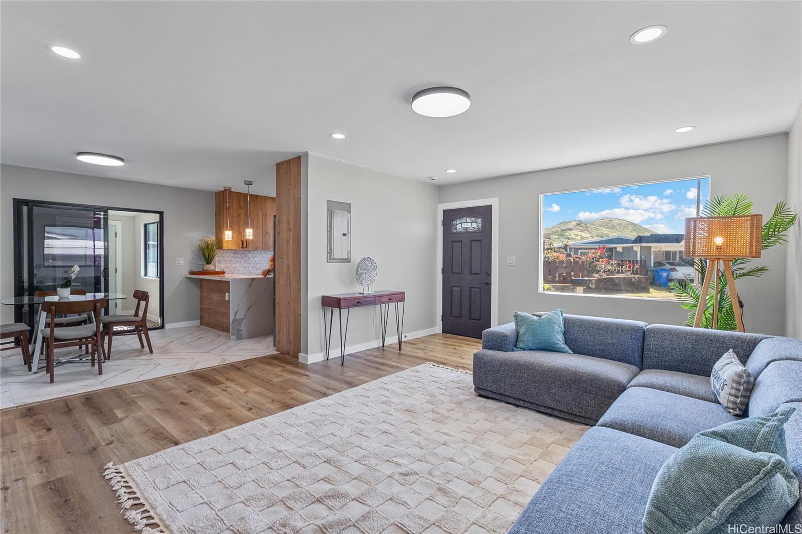 427  Kekupua Street Koko Head Terrace, Hawaii Kai home - photo 2 of 25