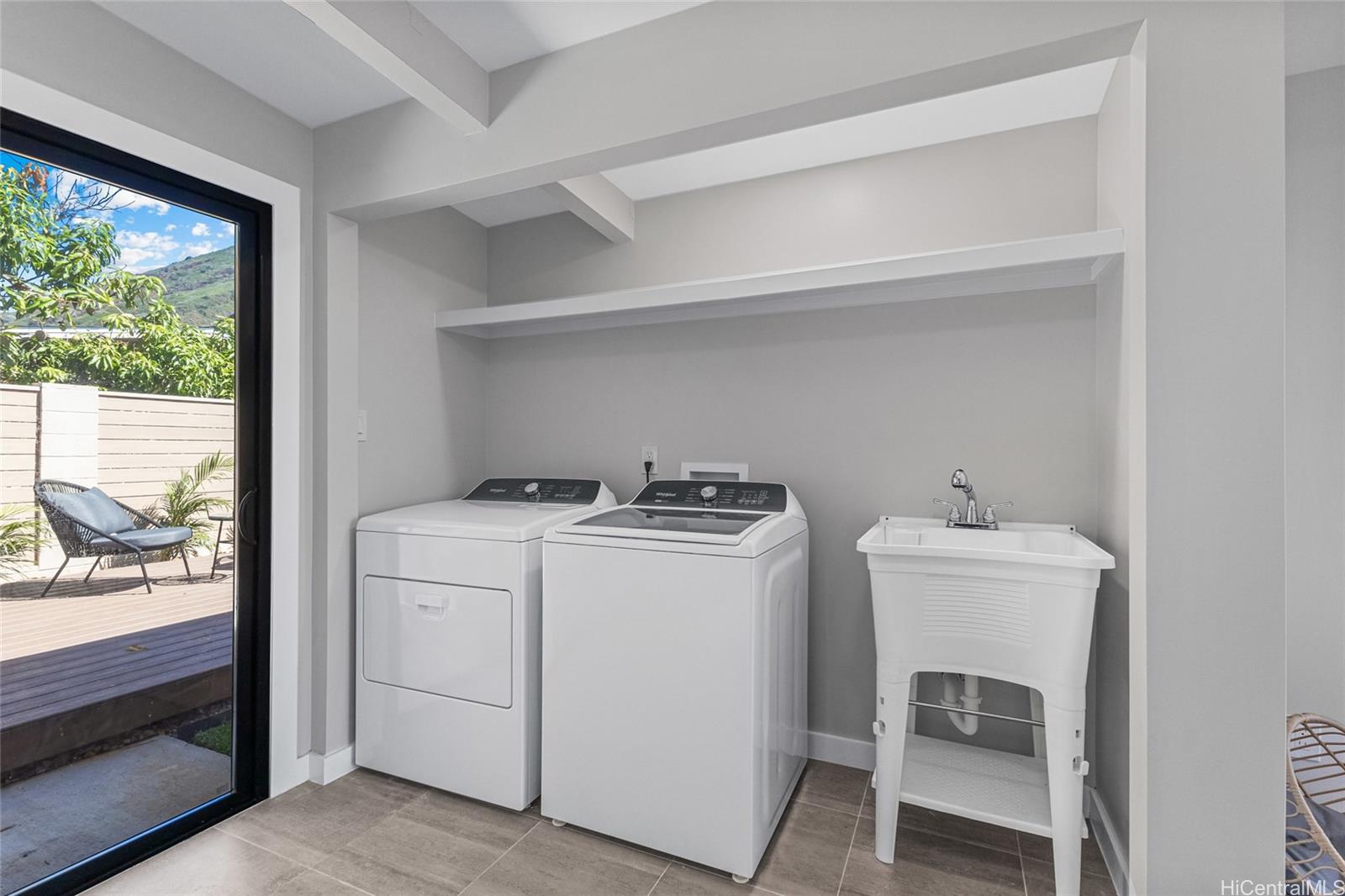 427  Kekupua Street Koko Head Terrace, Hawaii Kai home - photo 16 of 25