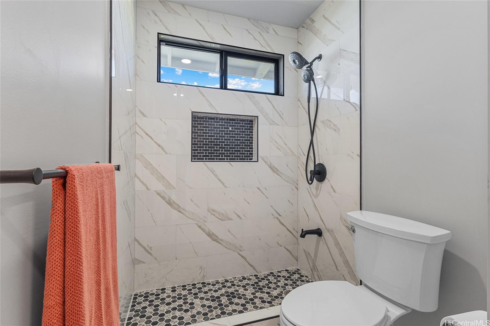 427  Kekupua Street Koko Head Terrace, Hawaii Kai home - photo 18 of 25