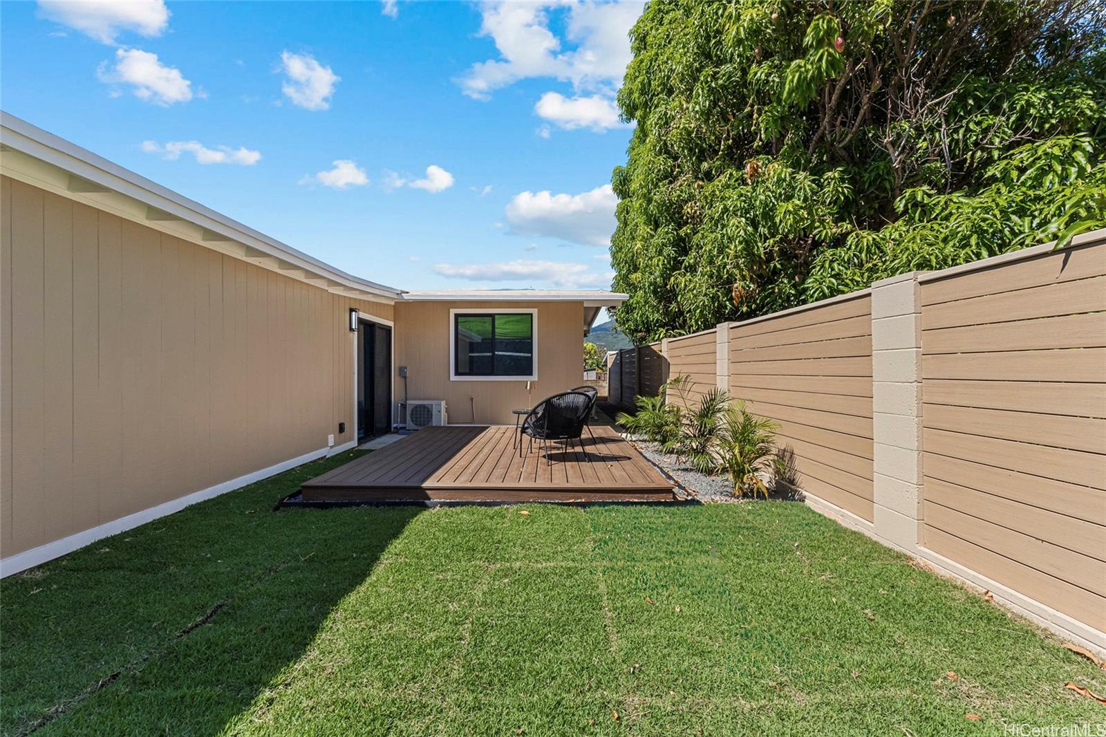 427  Kekupua Street Koko Head Terrace, Hawaii Kai home - photo 20 of 25
