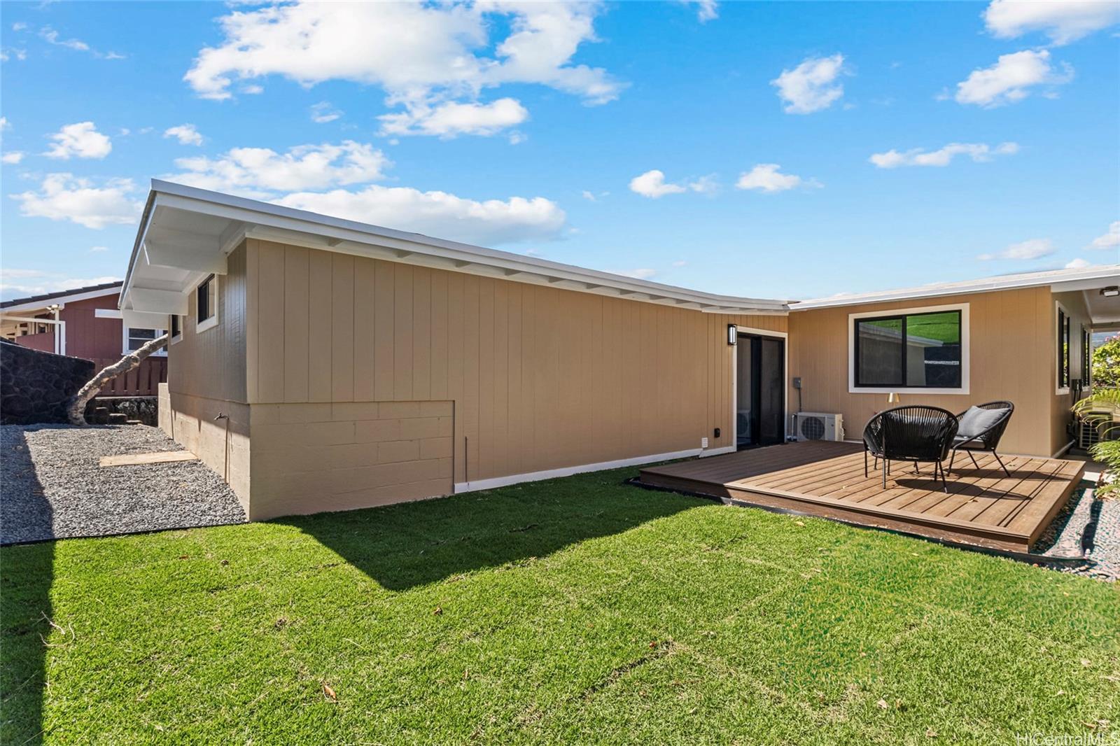 427  Kekupua Street Koko Head Terrace, Hawaii Kai home - photo 21 of 25