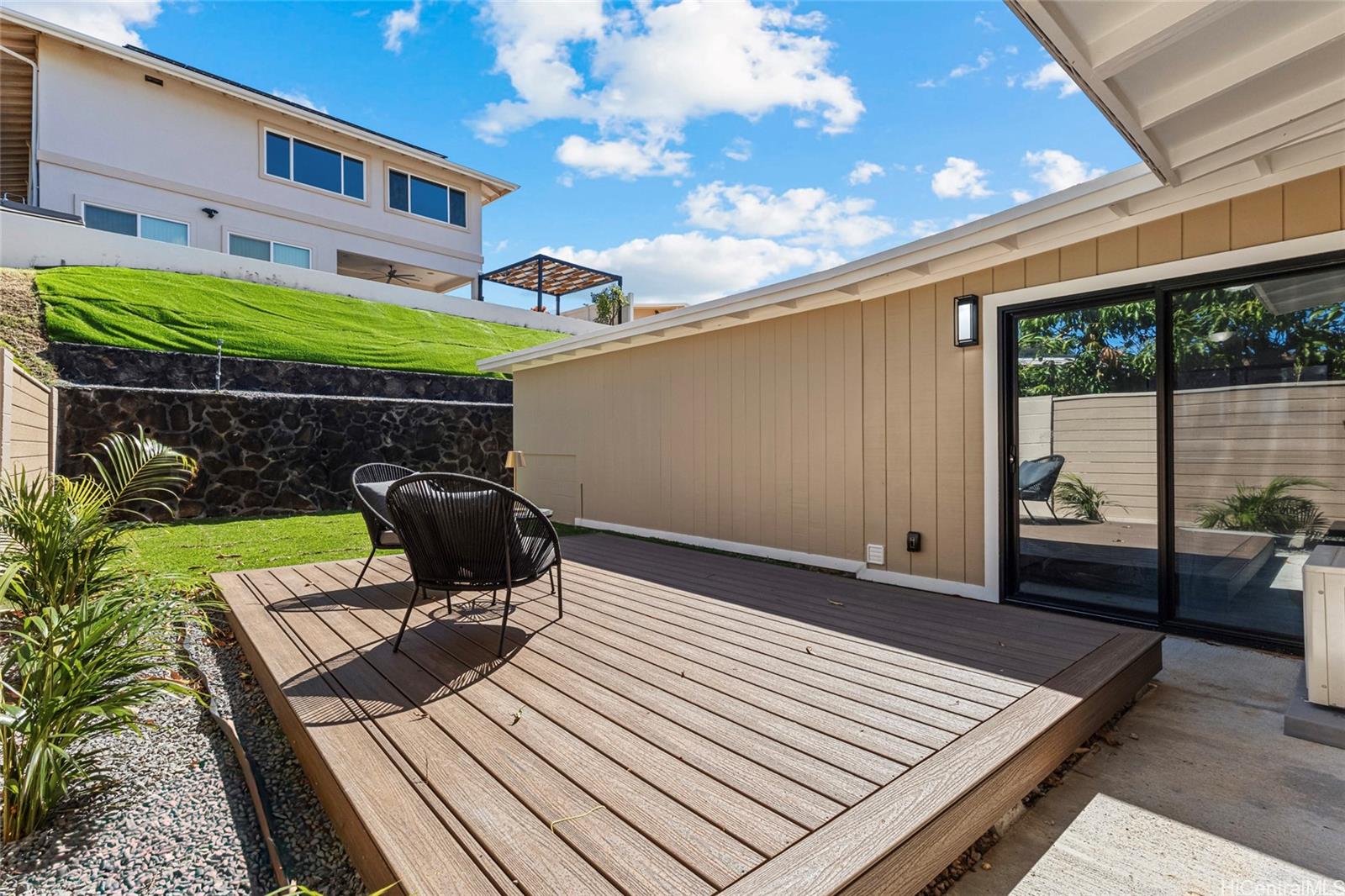 427  Kekupua Street Koko Head Terrace, Hawaii Kai home - photo 9 of 25