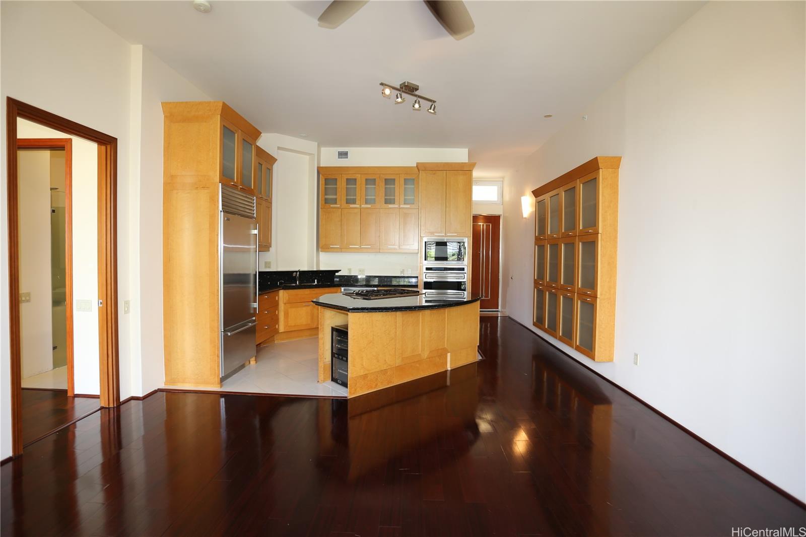 427 Launiu St Honolulu - Rental - photo 2 of 20