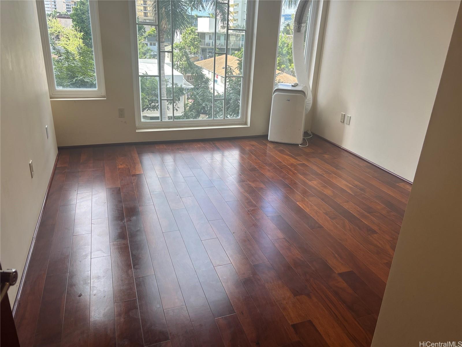 427 Launiu St Honolulu - Rental - photo 7 of 20