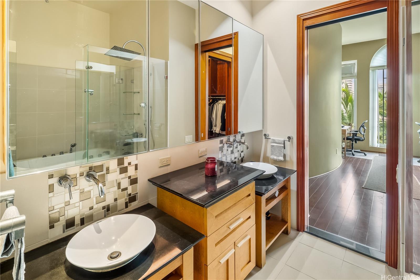 Loft at Waikiki condo # 504, Honolulu, Hawaii - photo 16 of 25