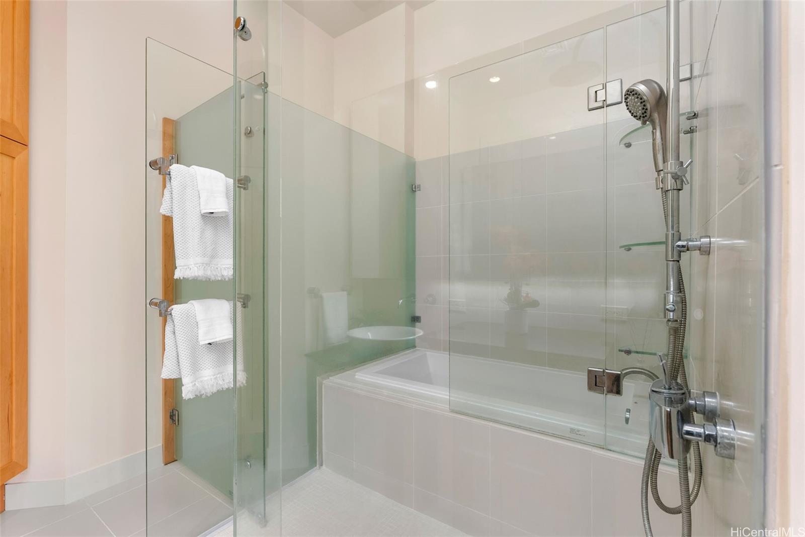 Loft at Waikiki condo # 505, Honolulu, Hawaii - photo 14 of 25