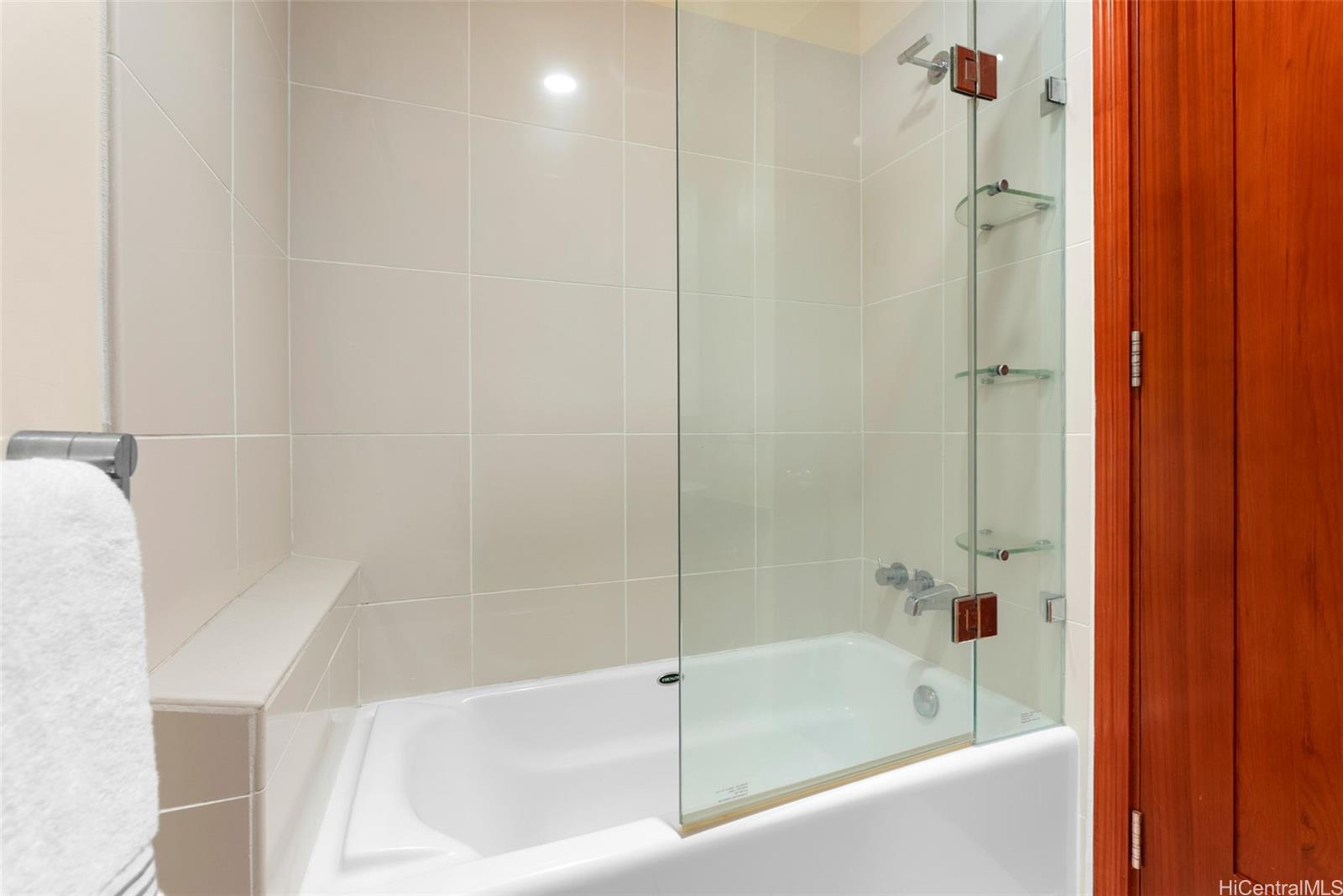 Loft at Waikiki condo # 505, Honolulu, Hawaii - photo 17 of 25