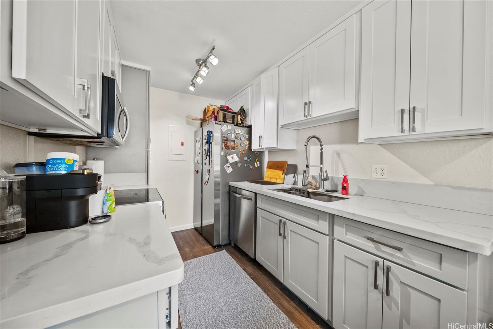 Crosspointe condo # 39U, Honolulu, Hawaii - photo 8 of 23