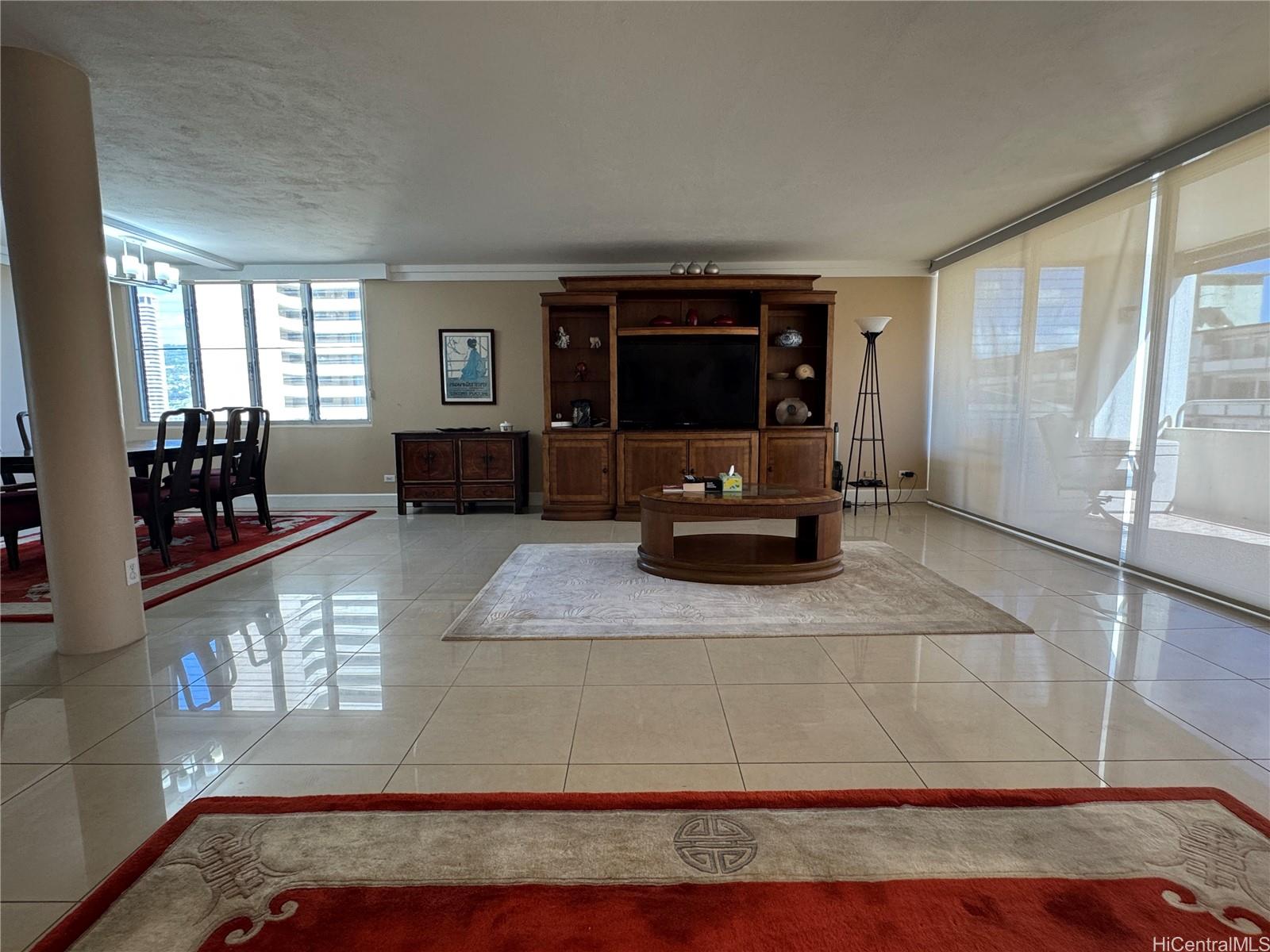 430 Kaiolu Street Honolulu - Rental - photo 2 of 20