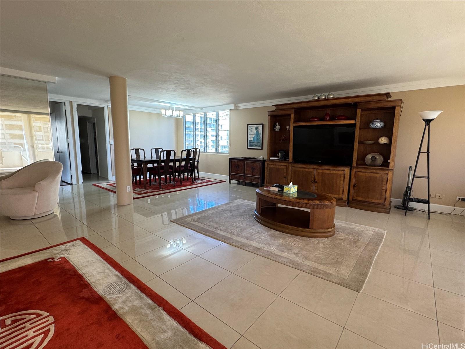 430 Kaiolu Street Honolulu - Rental - photo 3 of 20