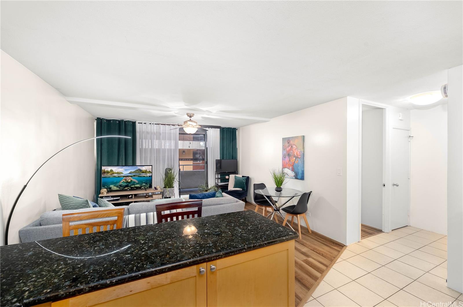 Kaiolu Sunrise condo # 302, Honolulu, Hawaii - photo 2 of 13