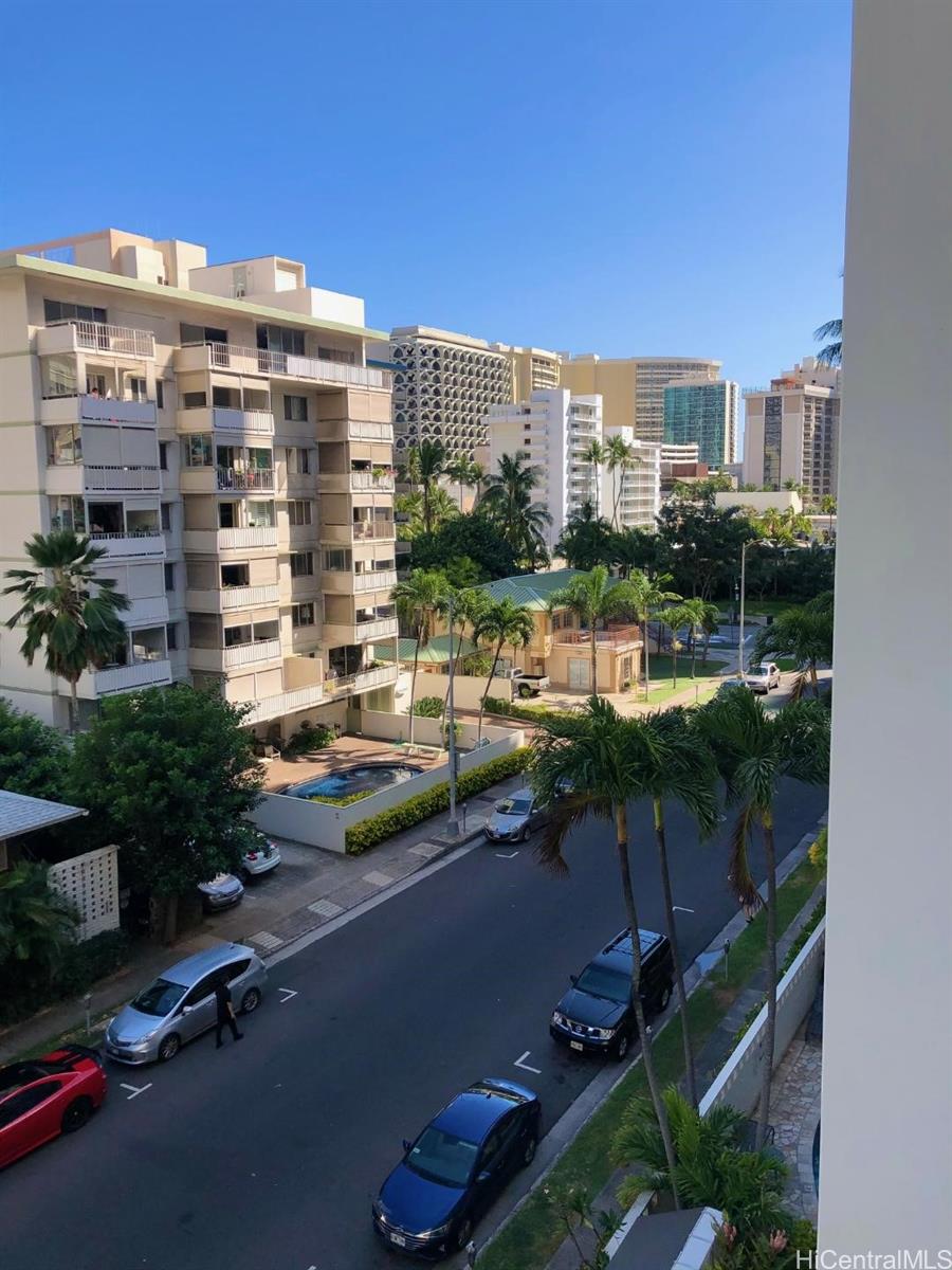 430 Kaiolu St Honolulu - Rental - photo 14 of 21