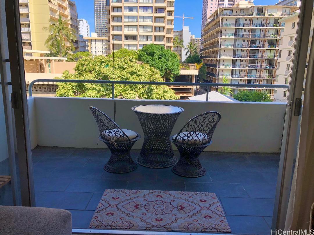 430 Kaiolu St Honolulu - Rental - photo 4 of 21