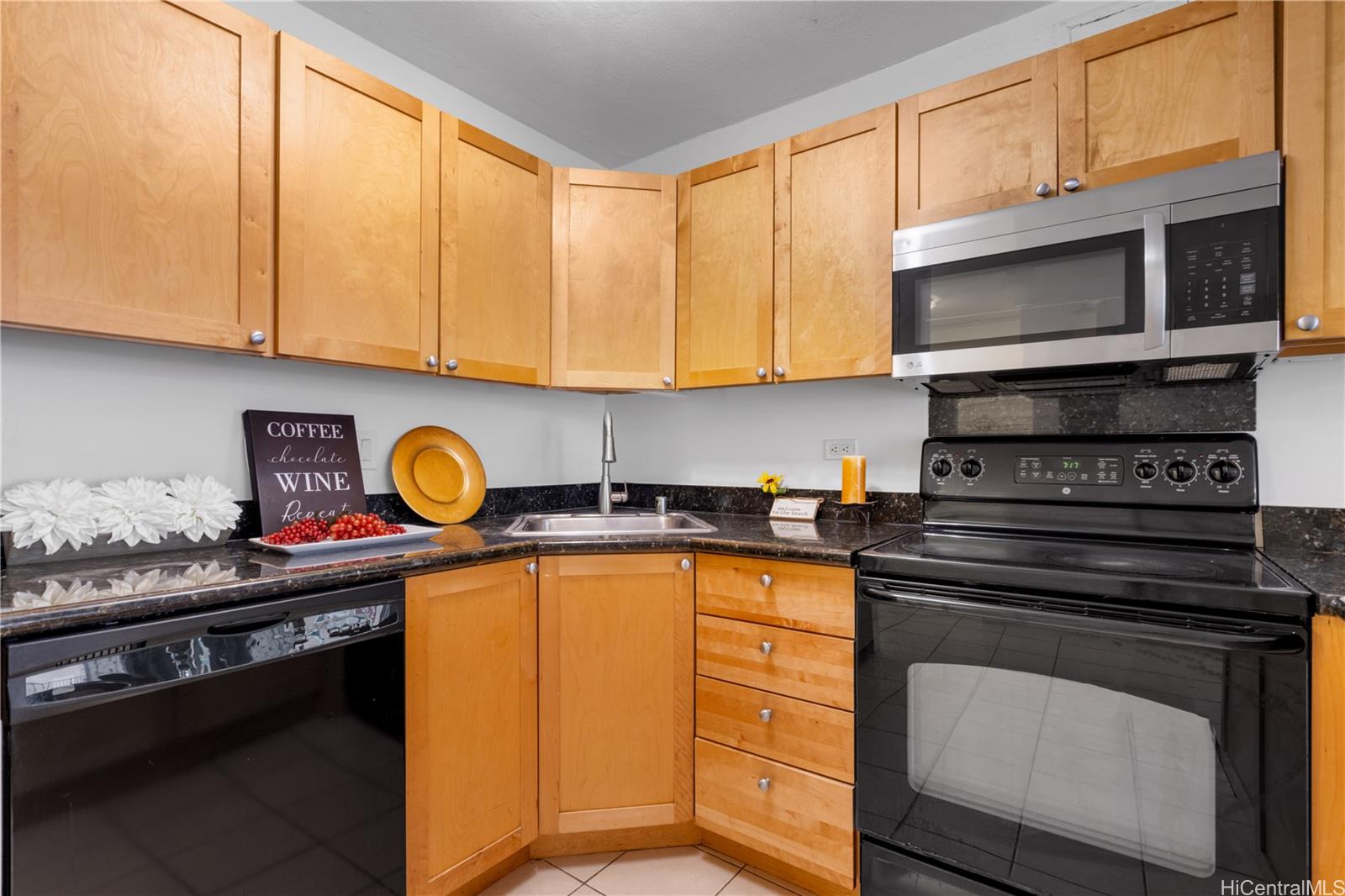 Kaiolu Sunrise condo # 505, Honolulu, Hawaii - photo 8 of 25