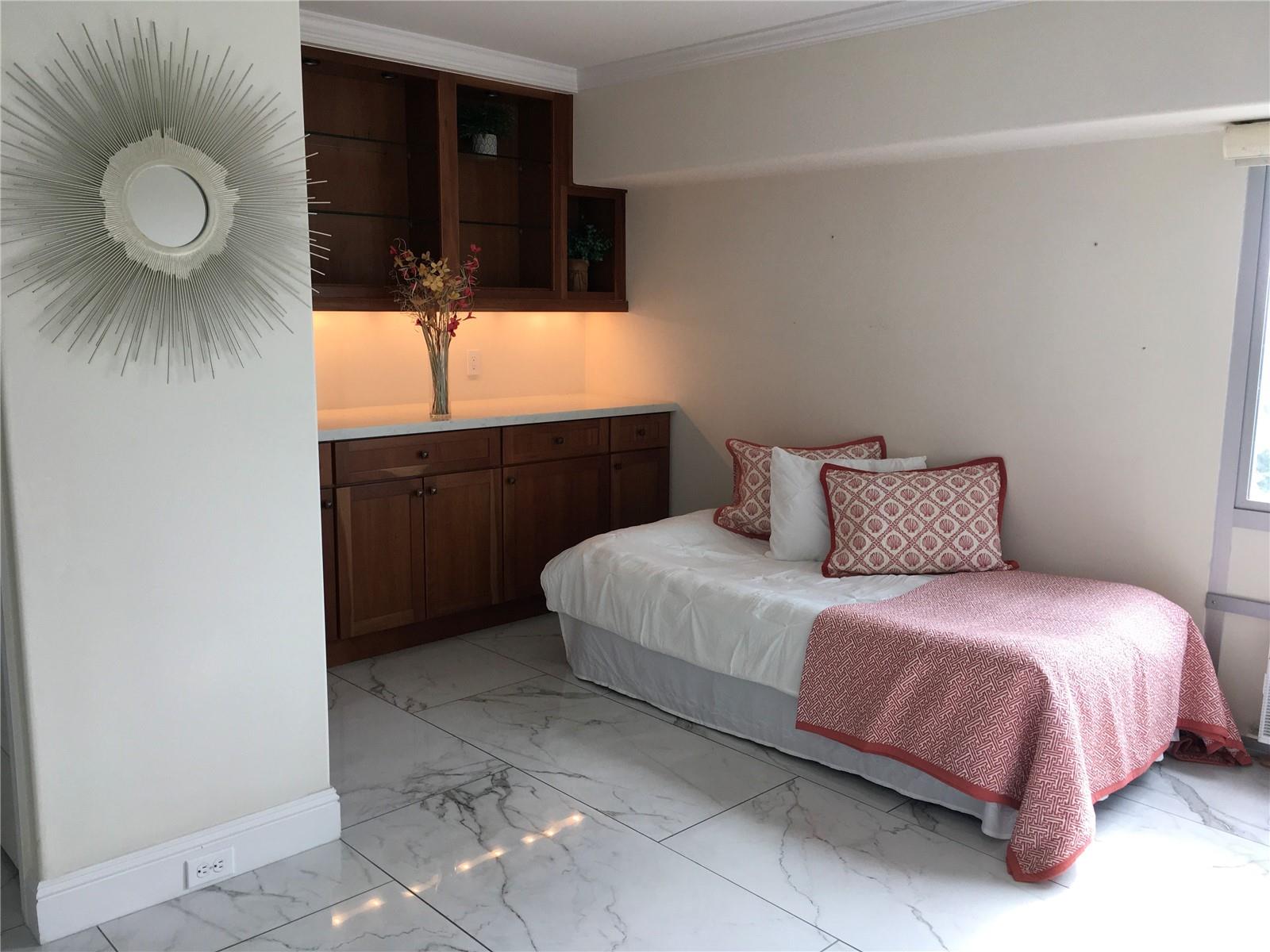 Keoni Ana condo # 1002, Honolulu, Hawaii - photo 11 of 21