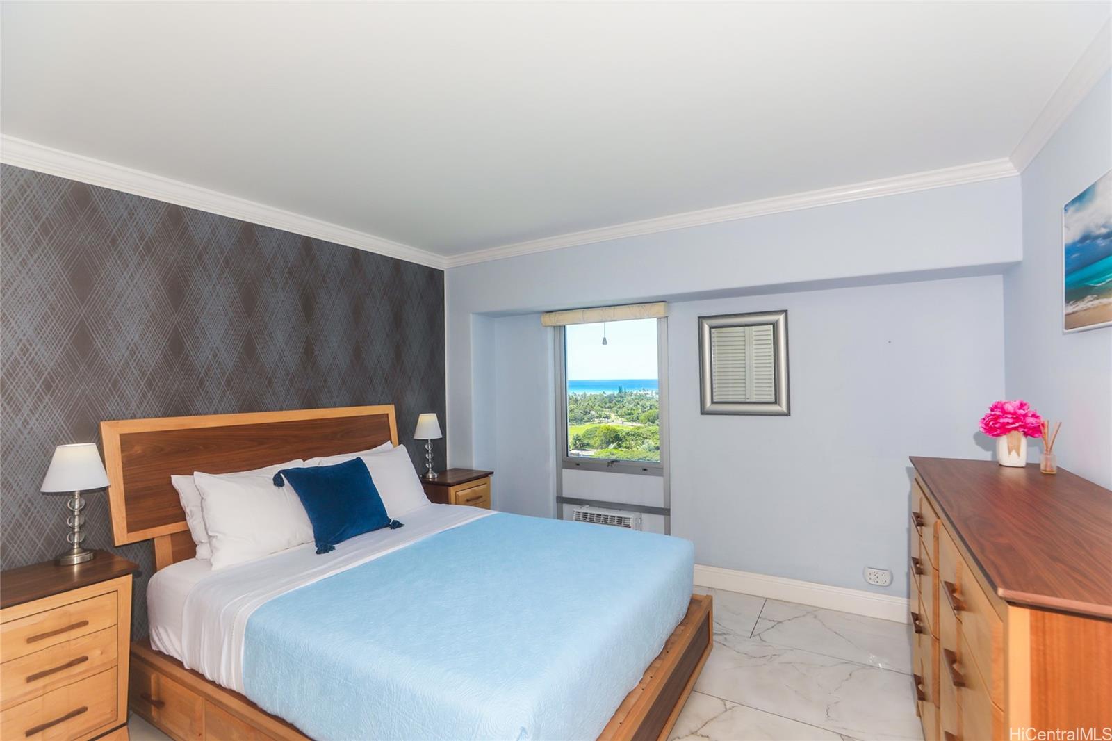 Keoni Ana condo # 1002, Honolulu, Hawaii - photo 13 of 21