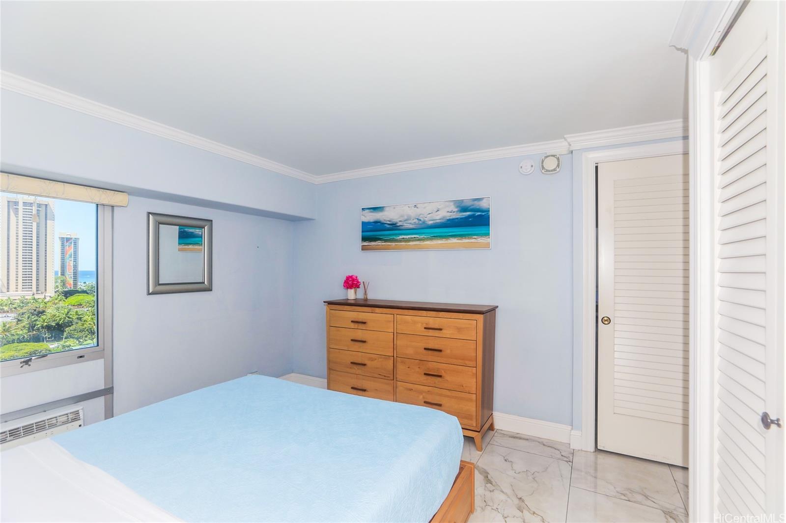 Keoni Ana condo # 1002, Honolulu, Hawaii - photo 16 of 21