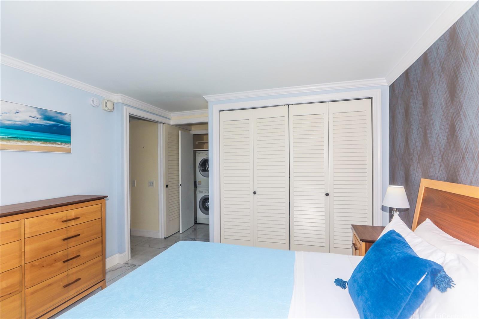 Keoni Ana condo # 1002, Honolulu, Hawaii - photo 18 of 21