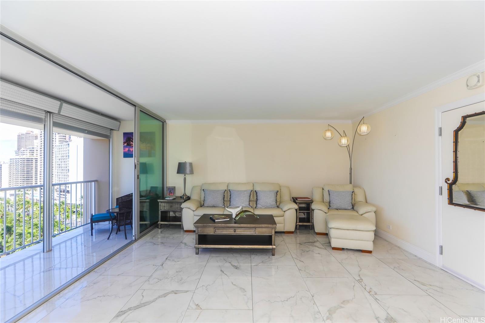 Keoni Ana condo # 1002, Honolulu, Hawaii - photo 5 of 21