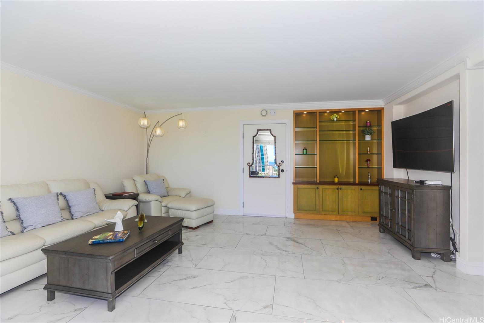 Keoni Ana condo # 1002, Honolulu, Hawaii - photo 7 of 21