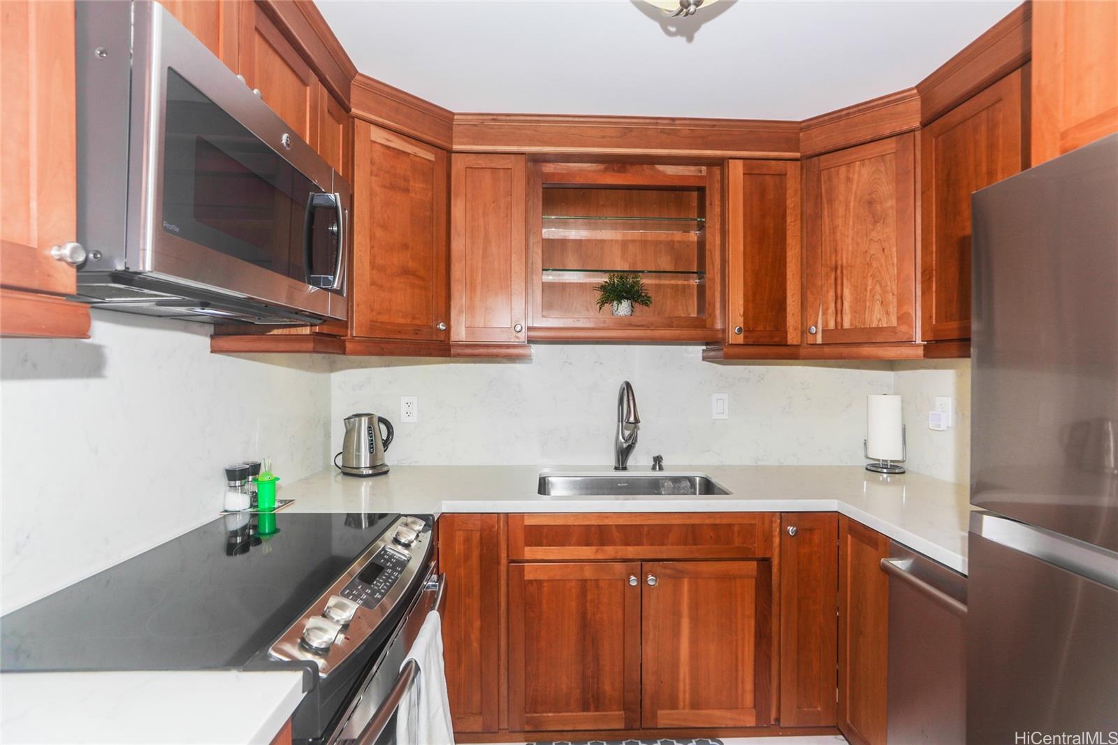 Keoni Ana condo # 1002, Honolulu, Hawaii - photo 9 of 21