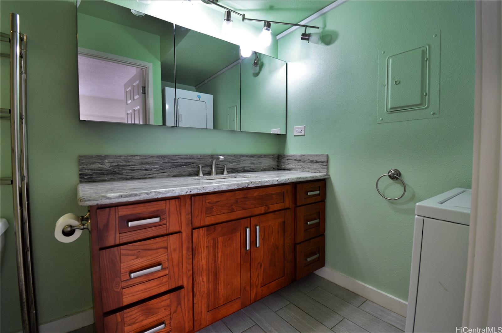 430 Keoniana St Honolulu - Rental - photo 17 of 20