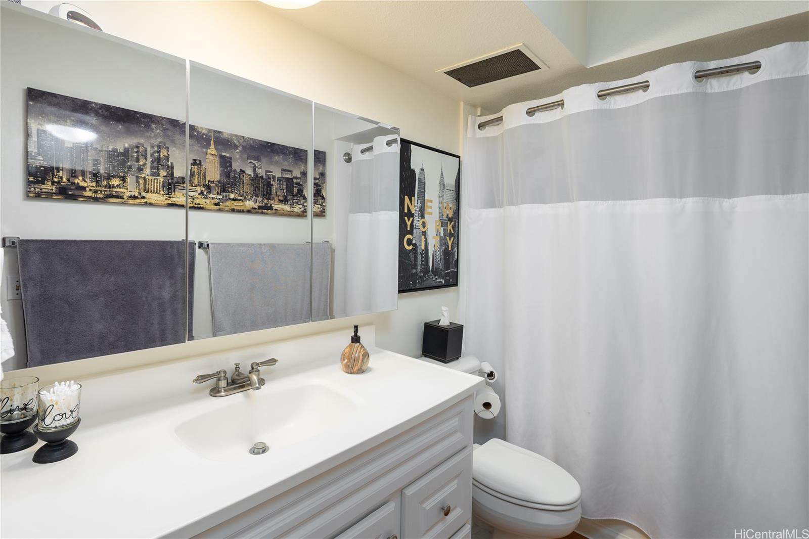 Keoni Ana condo # 1010, Honolulu, Hawaii - photo 10 of 20